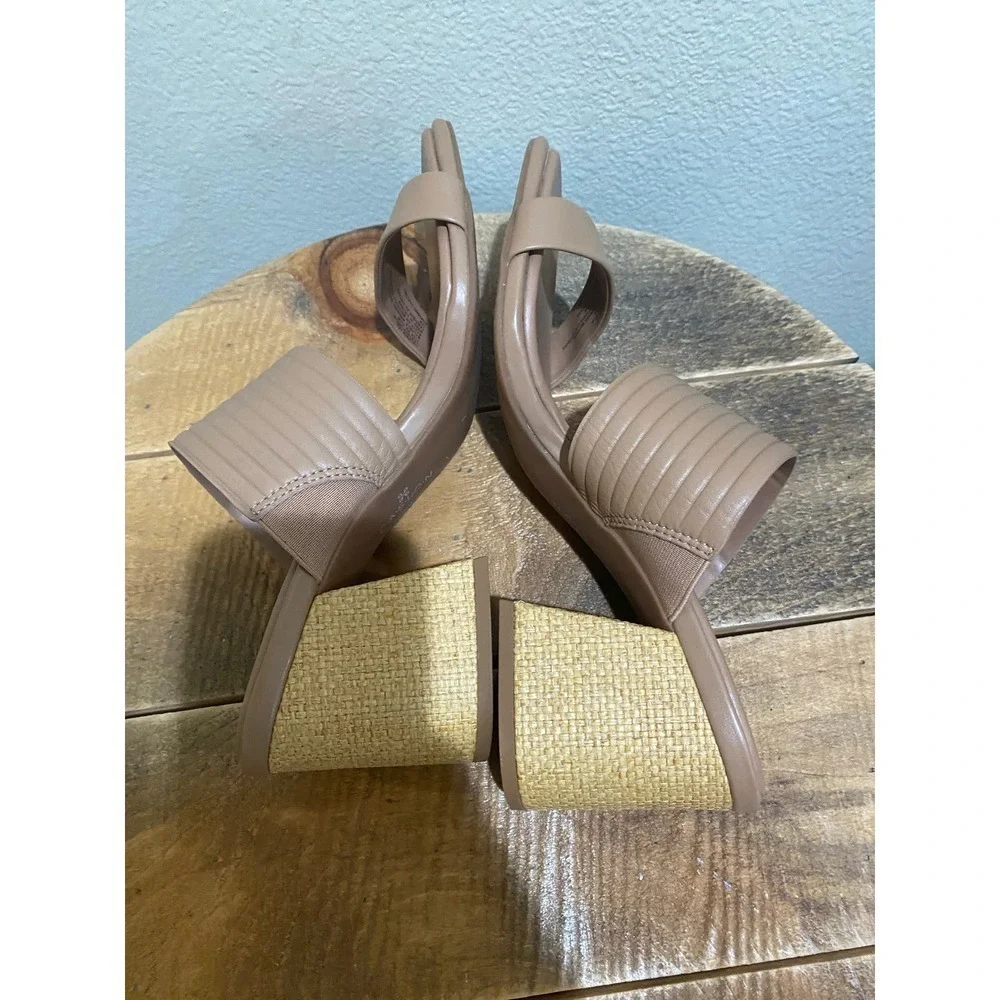 Caslon Lamia Sandal tan size 10